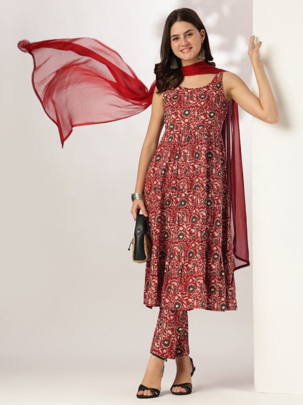 Elegant Maroon Pure Cotton Floral Tiered Kurta Set for a Stylish and Comfortable Look
