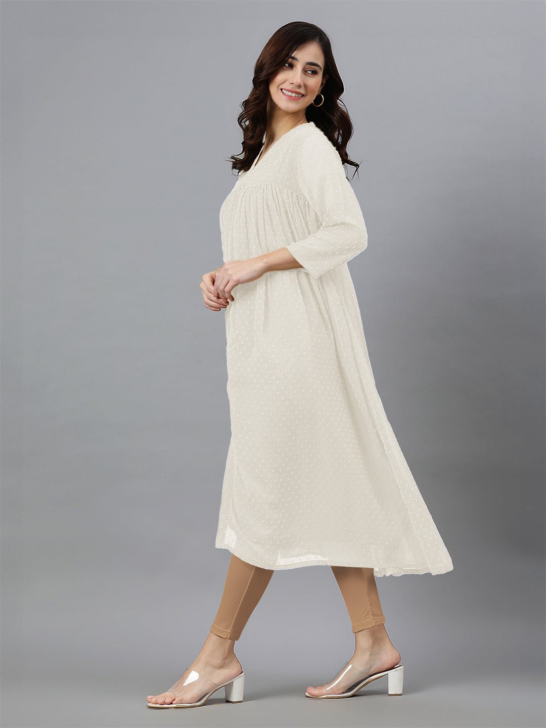 JAC24KR01565_2 JAC24KR01565_2
