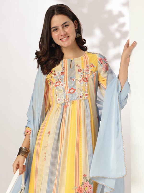 Set de Kurta A-line en Georgette Multicolore avec Broderie Florale